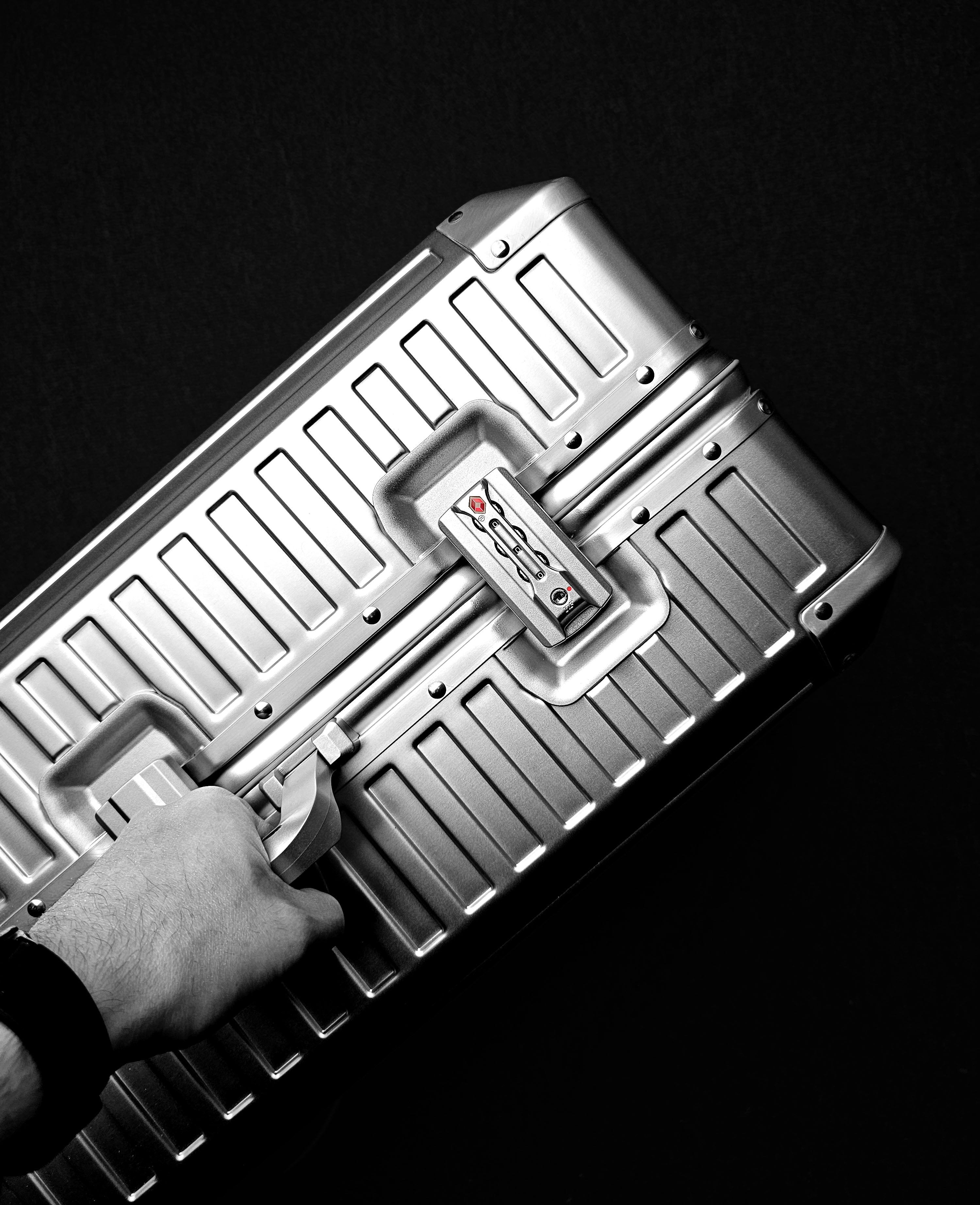 Aluminum Carry-Ons & Checked luggage Rolling Aluminium Suitcases